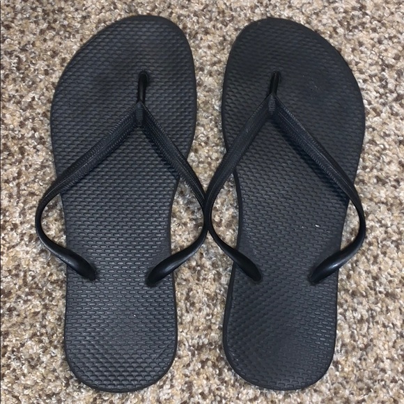 Black Flip Flops - Picture 1 of 2